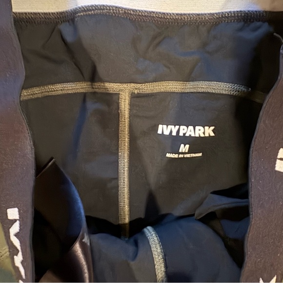 IVY PARK Beyoncé $75 Olive Green Logo Waistband Leggings M EUC - Picture 6 of 9